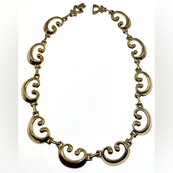 Vintage Jewelry - Vintage Gold Tone Scroll Linked Choker Necklace